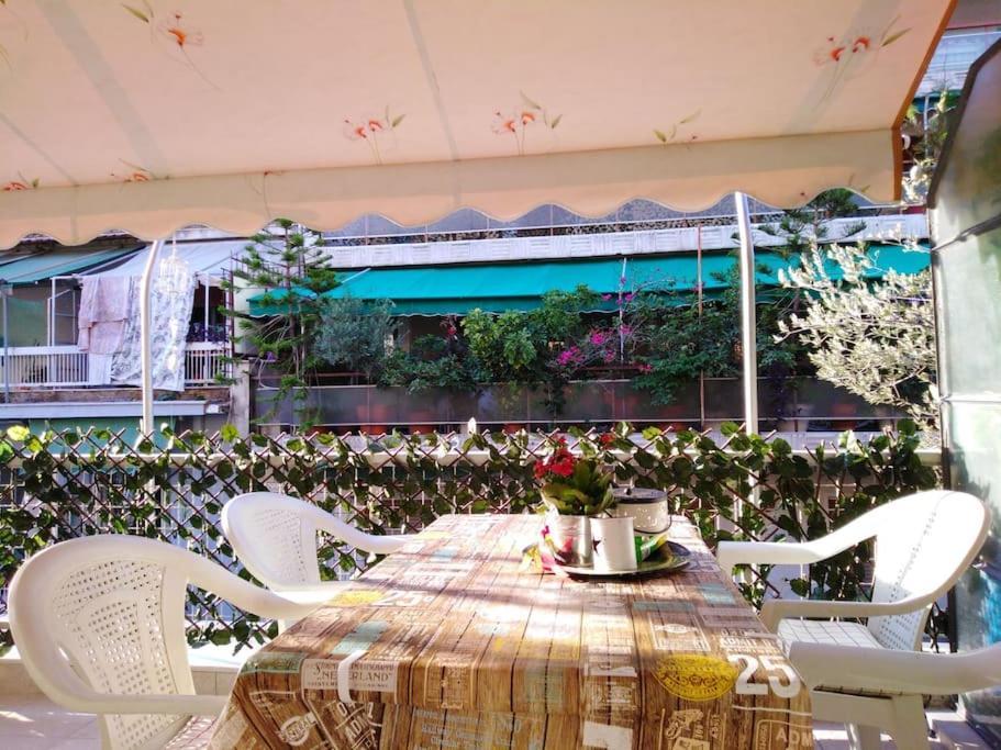 Bright,Comfort House In The Heart Of Атина Екстериор снимка